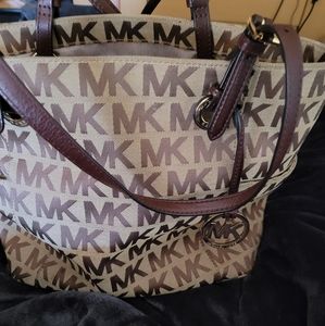 Micheal Kors hand bag